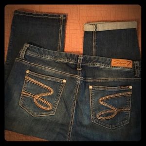 Seven7 capris dark wash Size 18